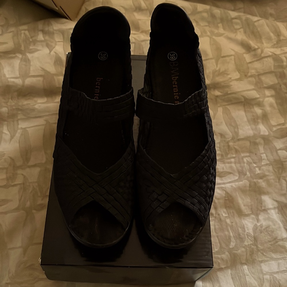 Bernie Mev Hallie Mary Jane wedges size 39